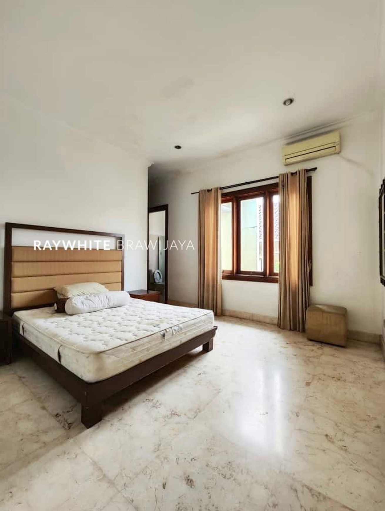 Rumah Siap Huni Lingkungan Tenang Area Pejaten Barat