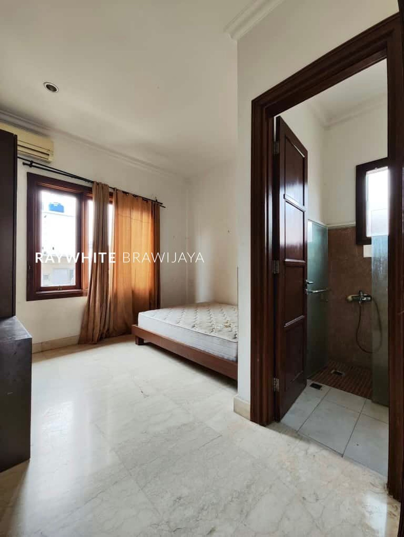 Rumah Siap Huni Lingkungan Tenang Area Pejaten Barat