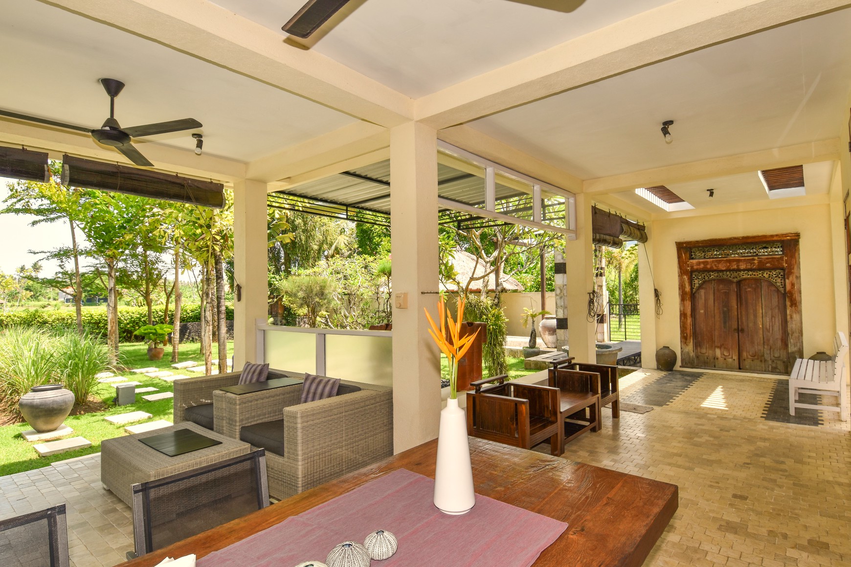 EXQUISITE VILLA WITH 3 BUNGALOWS AND TOWER IN LOVINA, NORTH BALI