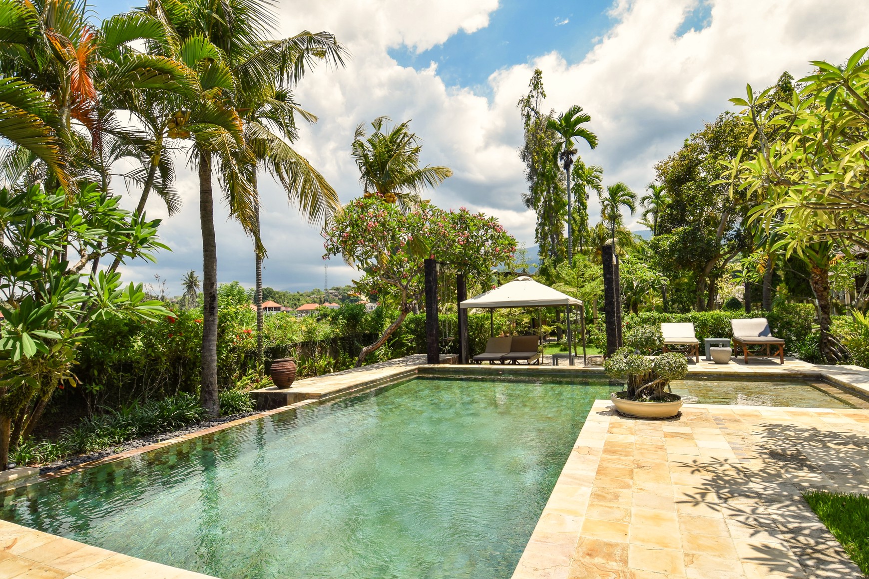 EXQUISITE VILLA WITH 3 BUNGALOWS AND TOWER IN LOVINA, NORTH BALI