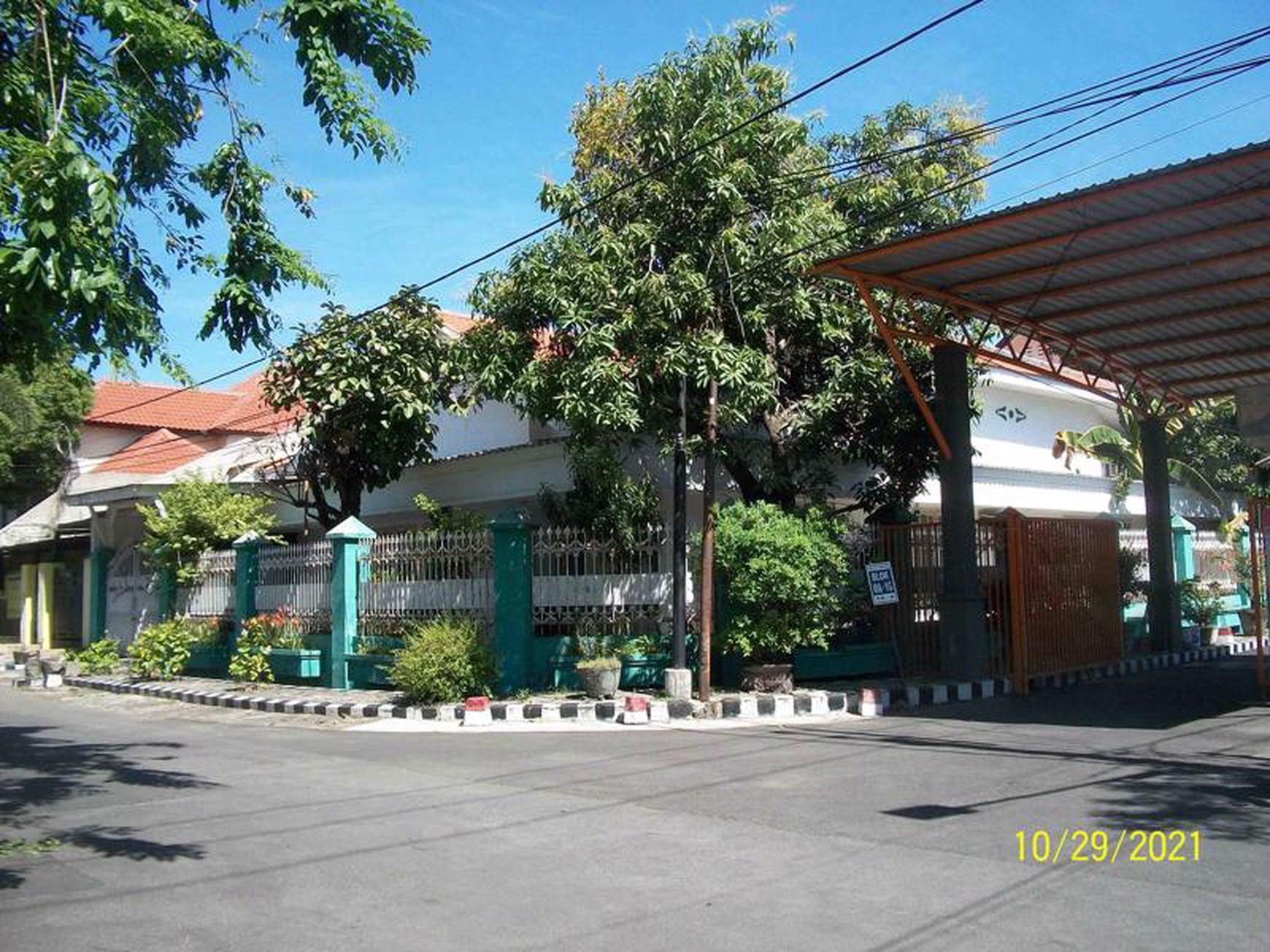 Rumah di Medokan Asri Barat, Hook/Pojokan, Dekat Kampus UPN, Tol Waru Juanda, Kawasan rumah nyaman, bebas banjir - LT -