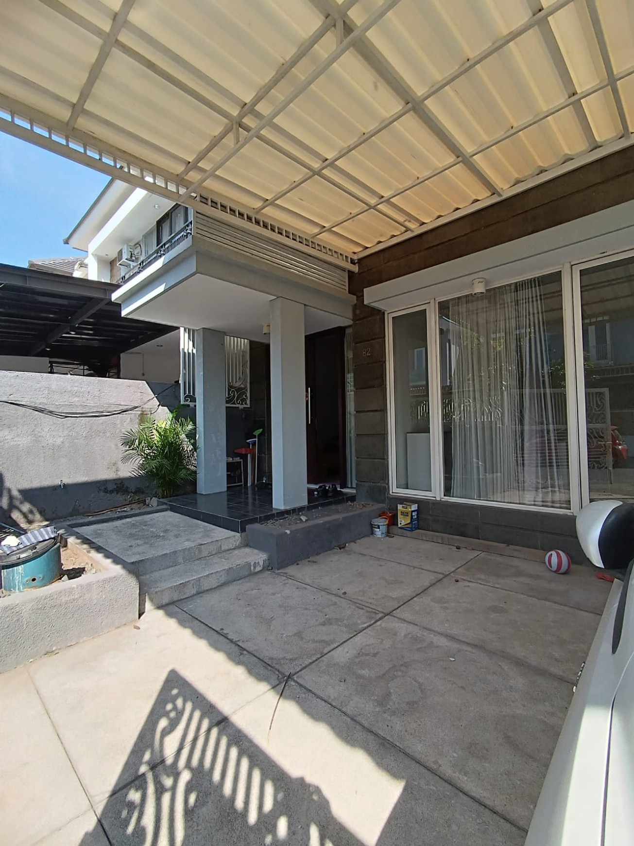 Disewakan Rumah Premium Graha Famili Desain Minimalis