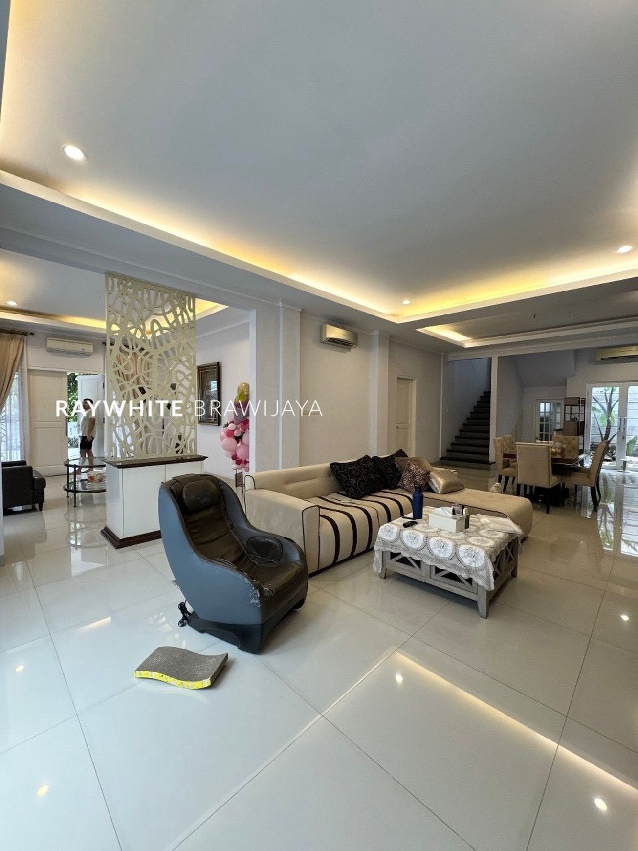 Rumah Lama Siap Huni Lingkungan Tenang Area Kemang Utara