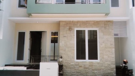 New Gress Royal Residence Lantai Granit wiyung