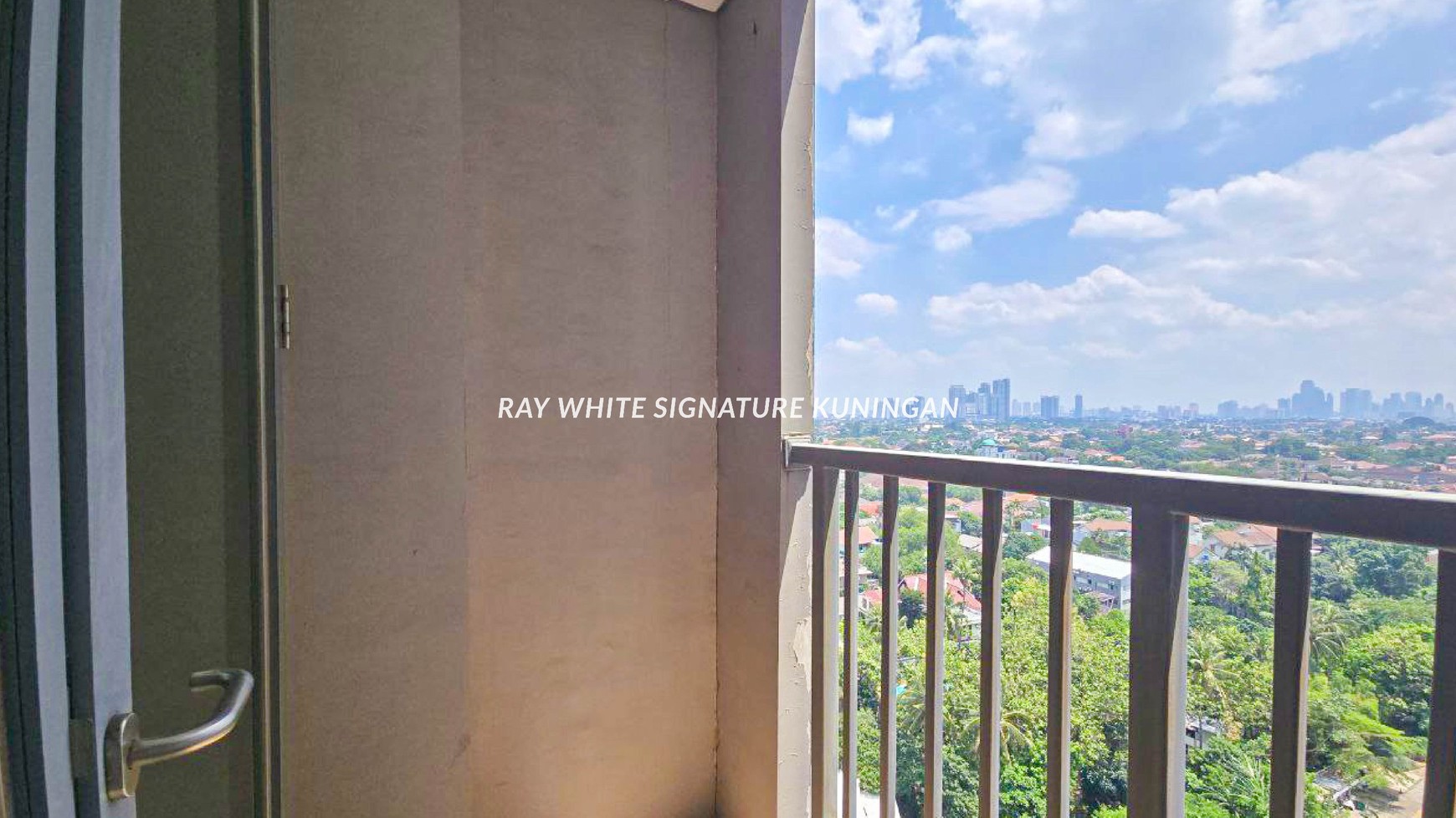 Apartemen The Royal Olive 2 BR High-floor Harga Menarik di Pejaten