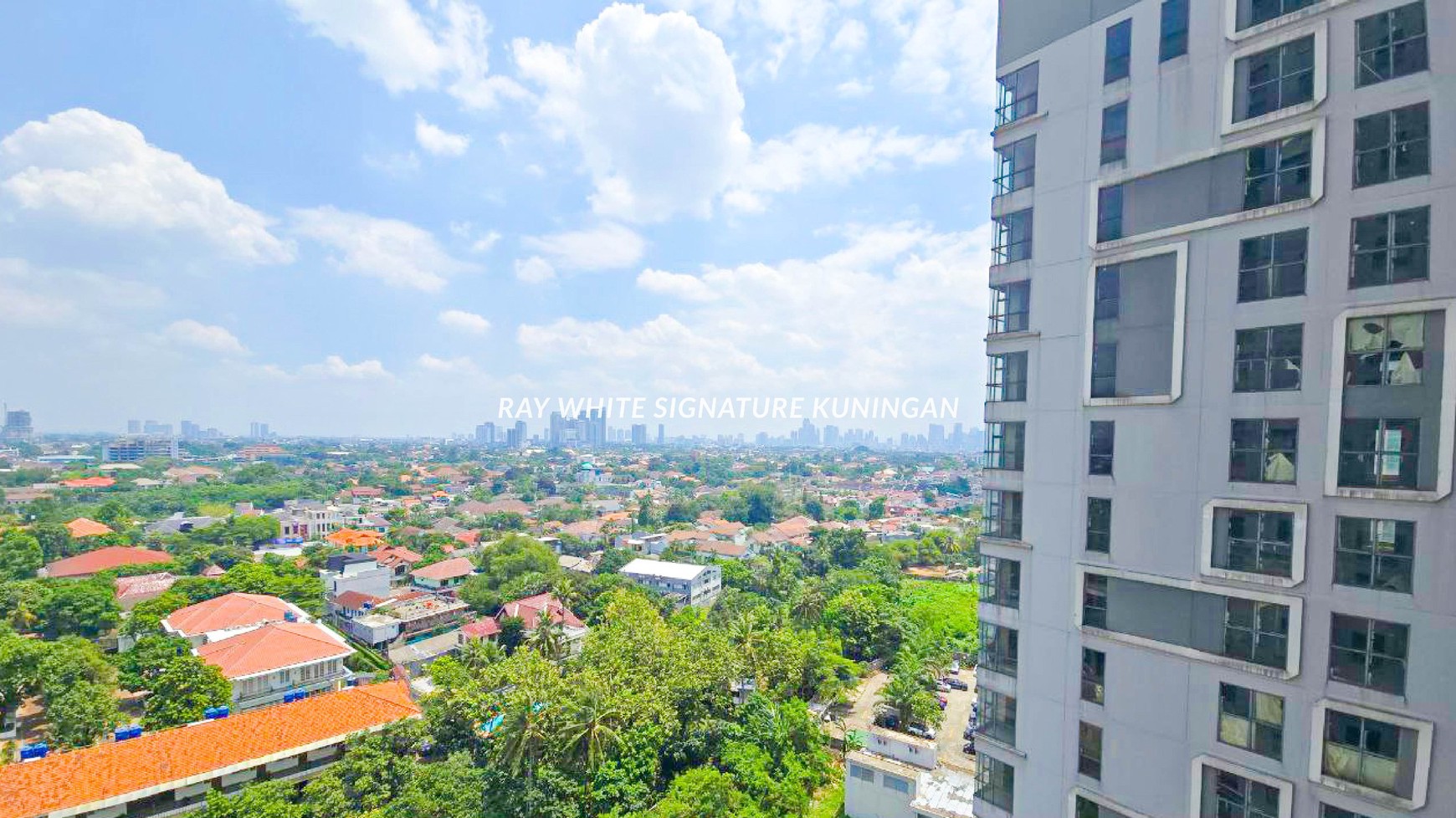 Apartemen The Royal Olive 2 BR High-floor Harga Menarik di Pejaten