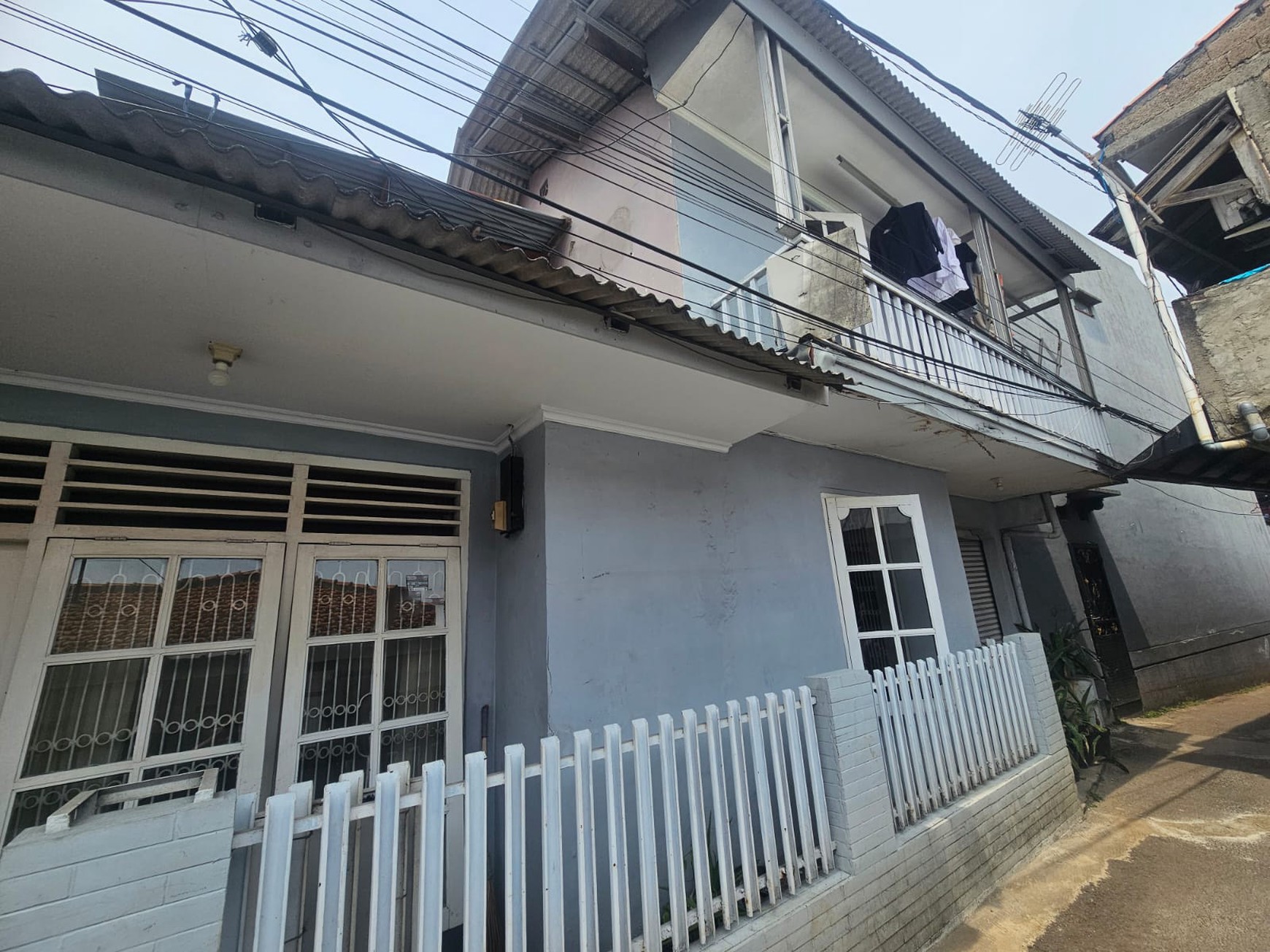 Rumah 1½ Lantai Siap Huni dengan Hunian Nyaman dan Asri di @Jakarta Timur