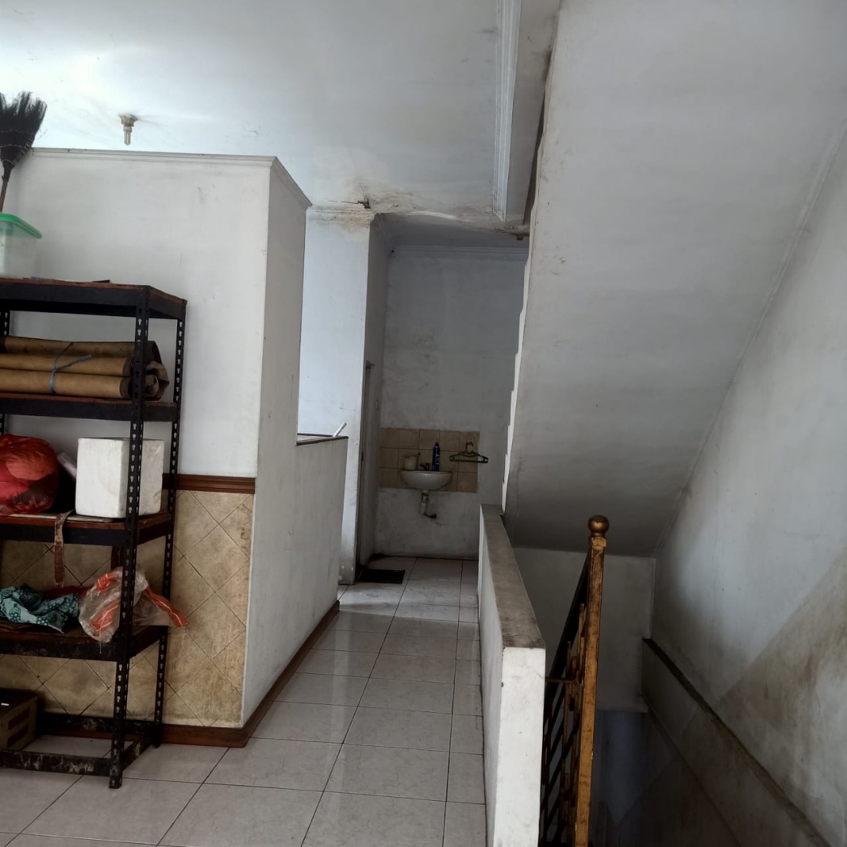 Ruko Komersial di Roxy Jababeka Berada di Pusat Niaga ,Hadap Jalan Utama 