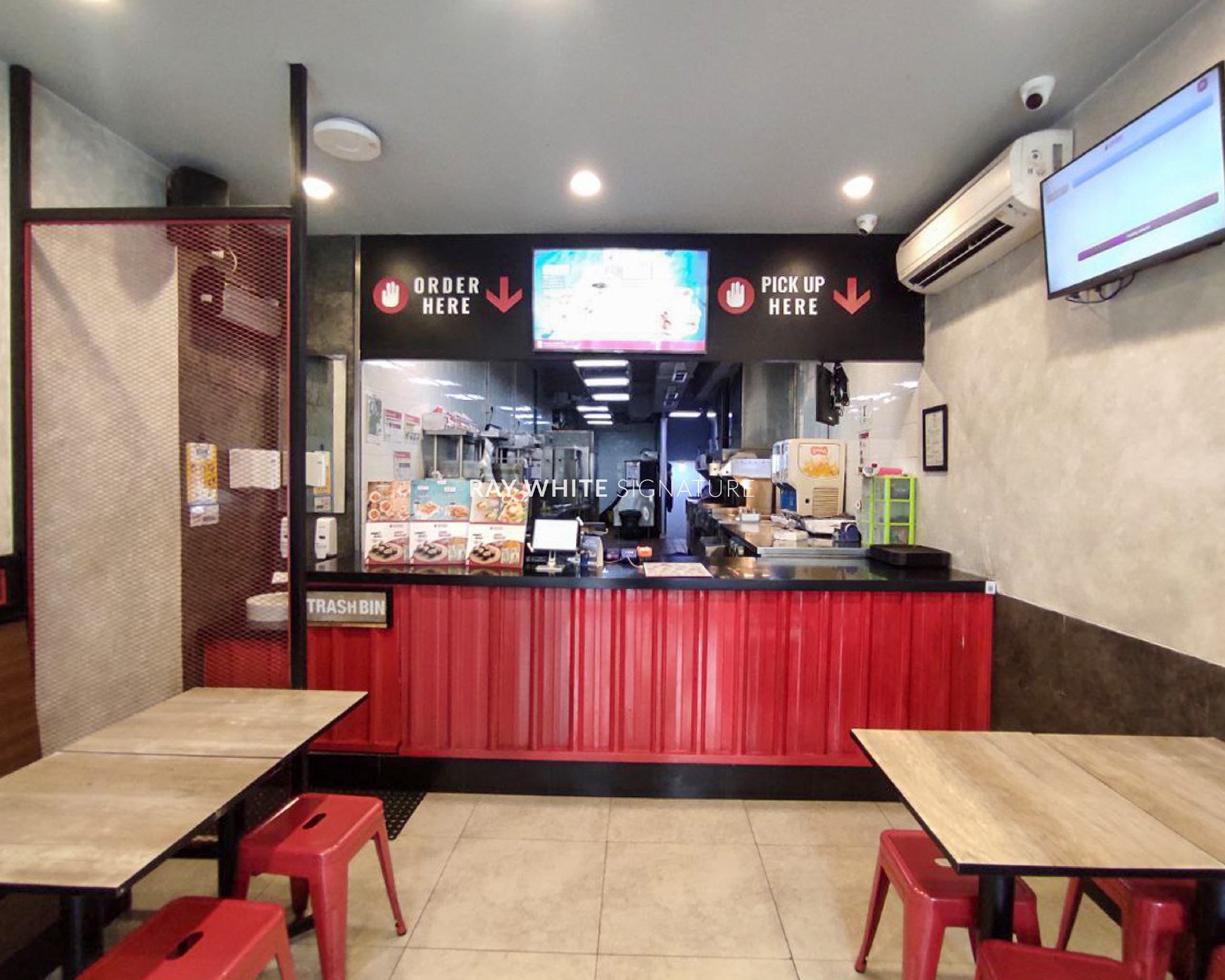 Ruko 3 Lantai di Jl. Kemang Raya, Jakarta Selatan. Ex 4 Fingers