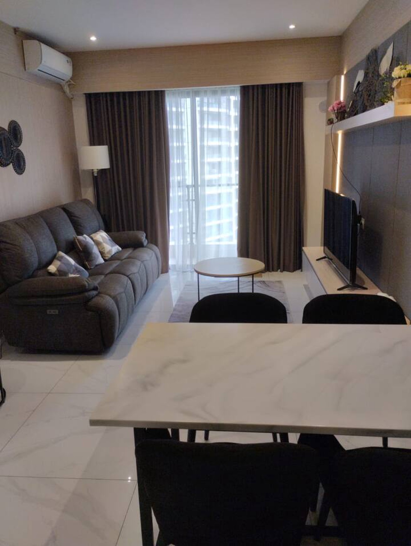 Apartemen Full Furnish  Eksklusif di skyhouse 