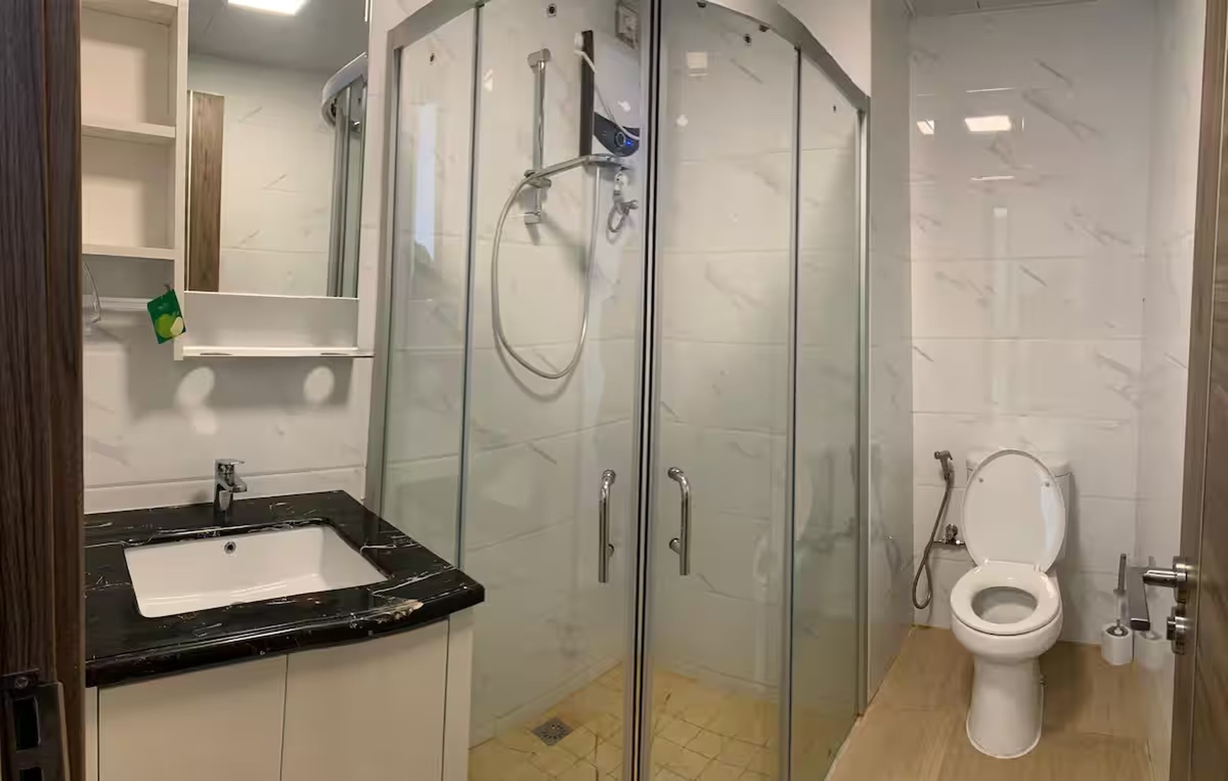 Apartemen Full Furnish  Eksklusif di skyhouse 