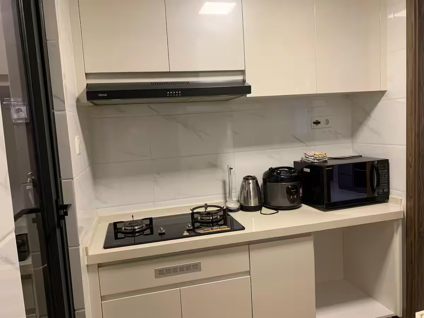 Apartemen Full Furnish  Eksklusif di skyhouse 