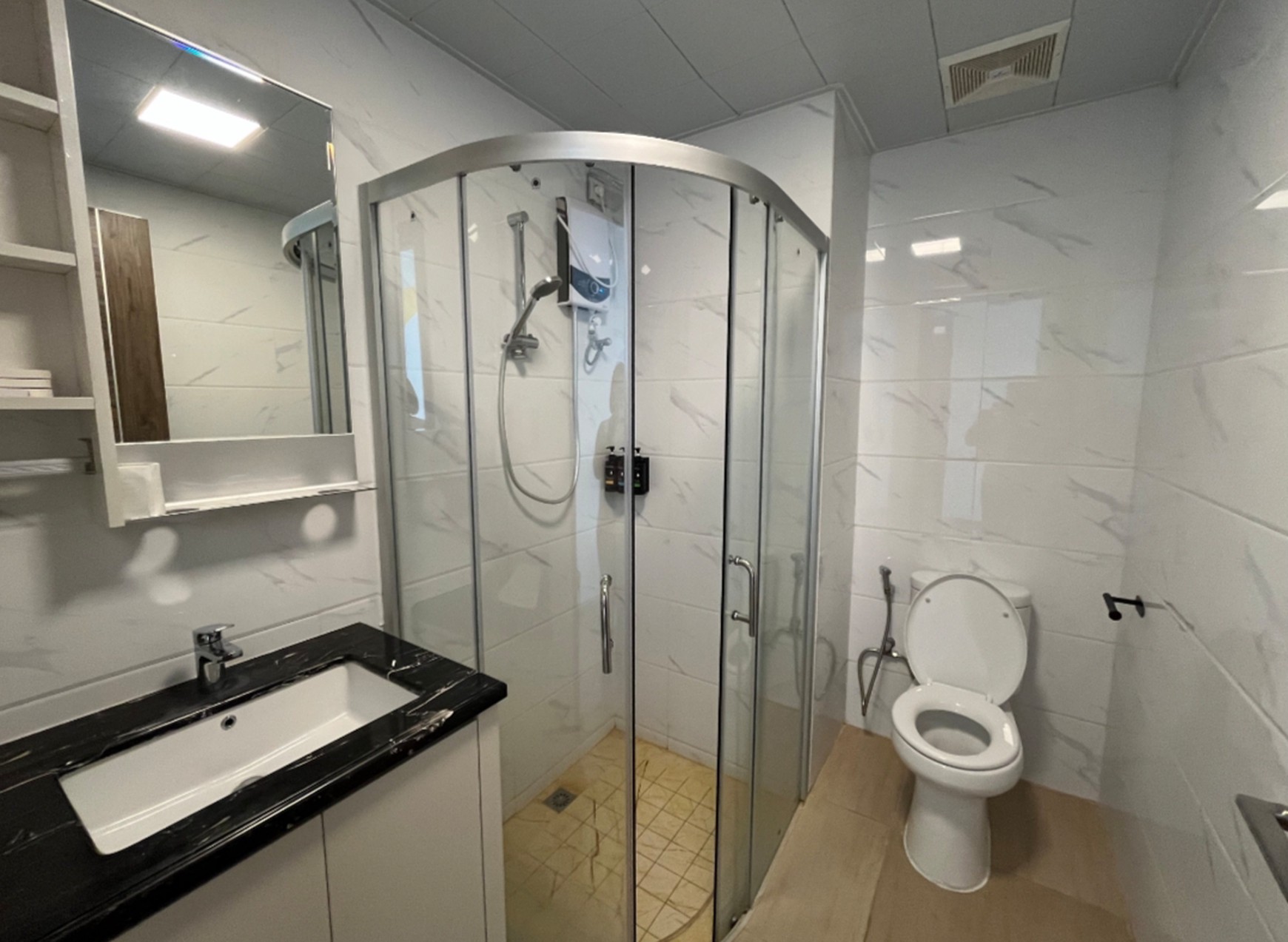 Apartemen Full Furnish  Eksklusif di skyhouse 