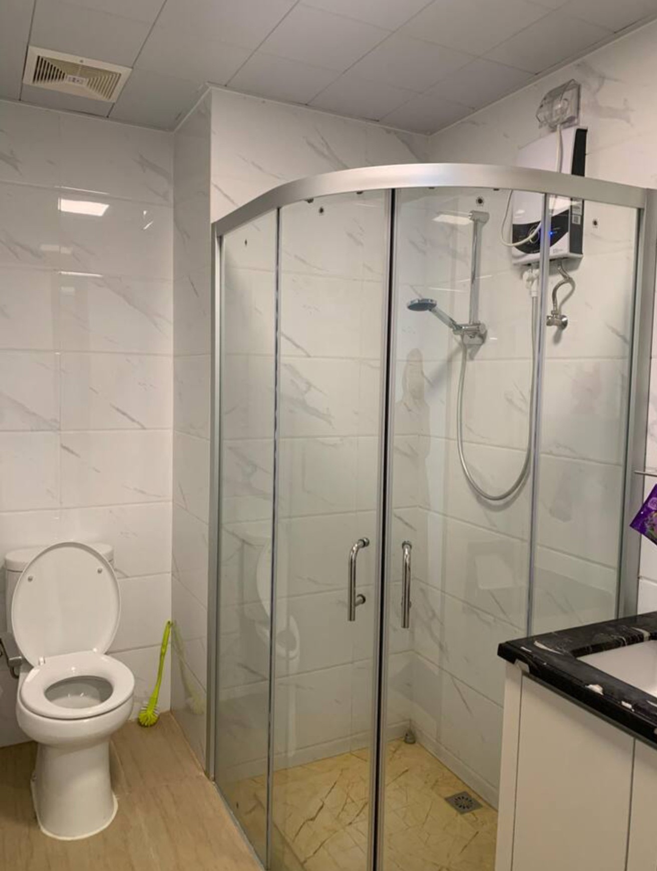 Apartemen Full Furnish  Eksklusif di skyhouse 