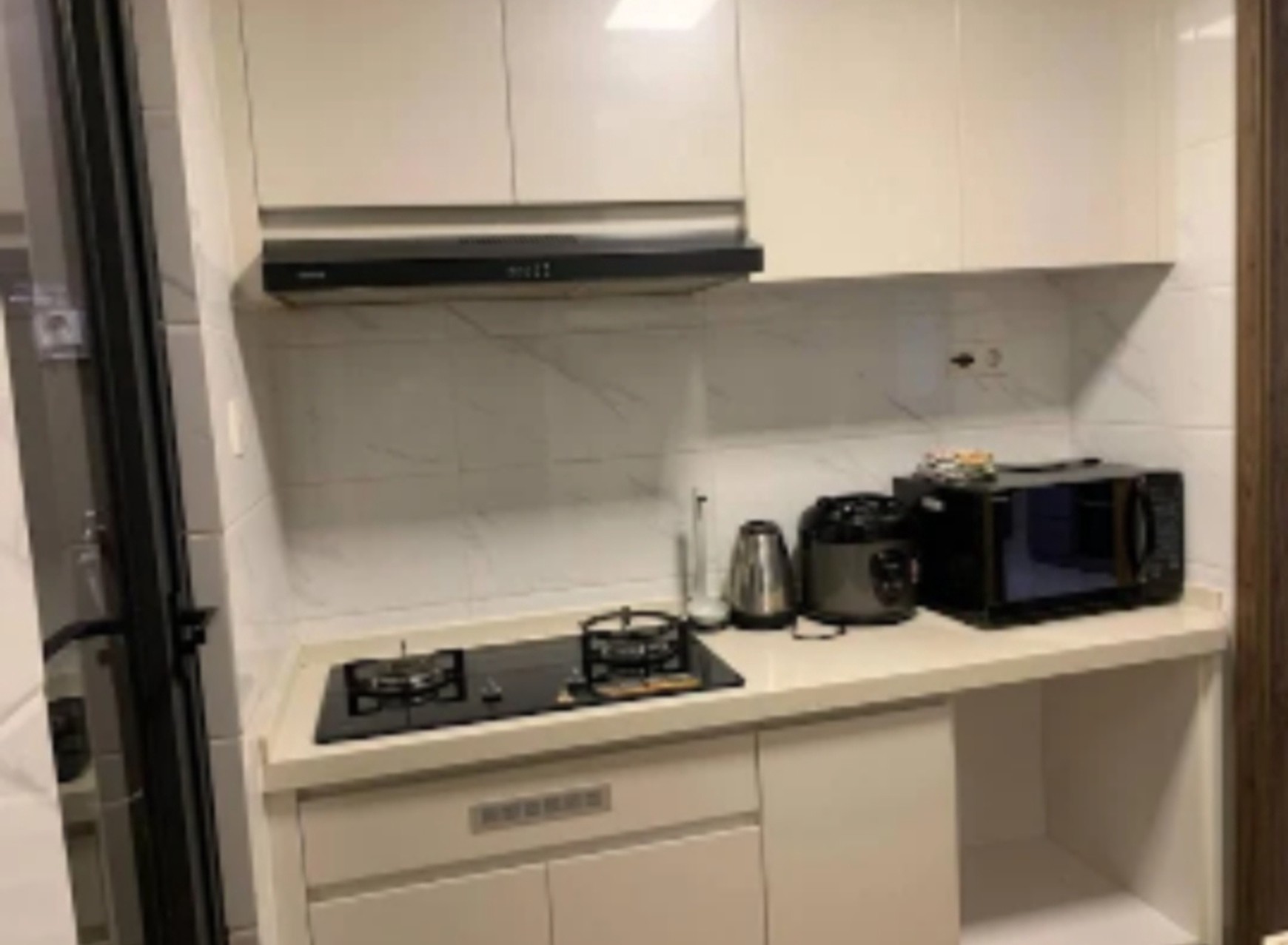 Apartemen Full Furnish  Eksklusif di skyhouse 