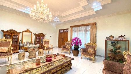 Rumah Asri dengan Tanah Luas di Duren Tiga - Lokasi Premium Jakarta Selatan