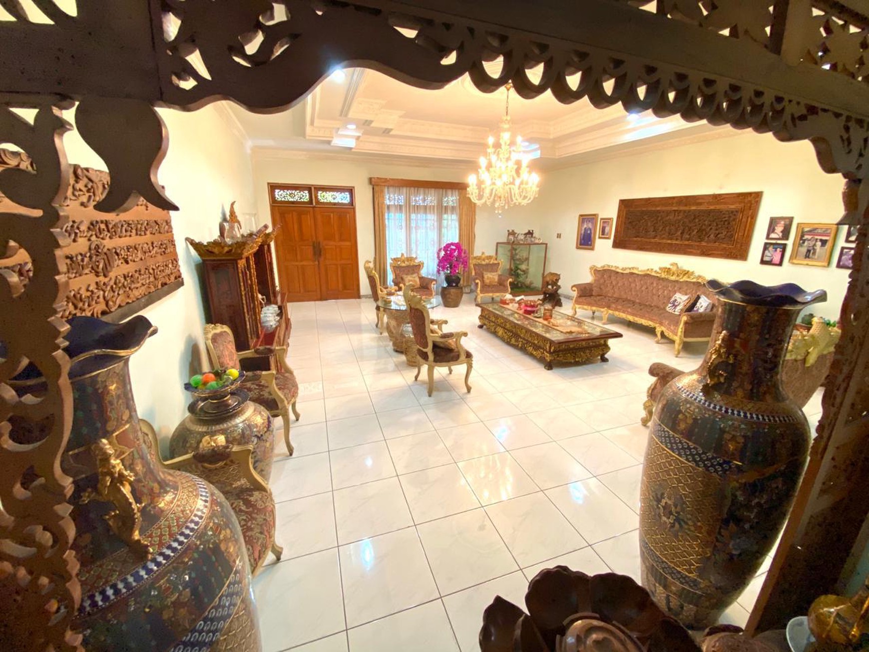 Rumah Asri dengan Tanah Luas di Duren Tiga - Lokasi Premium Jakarta Selatan