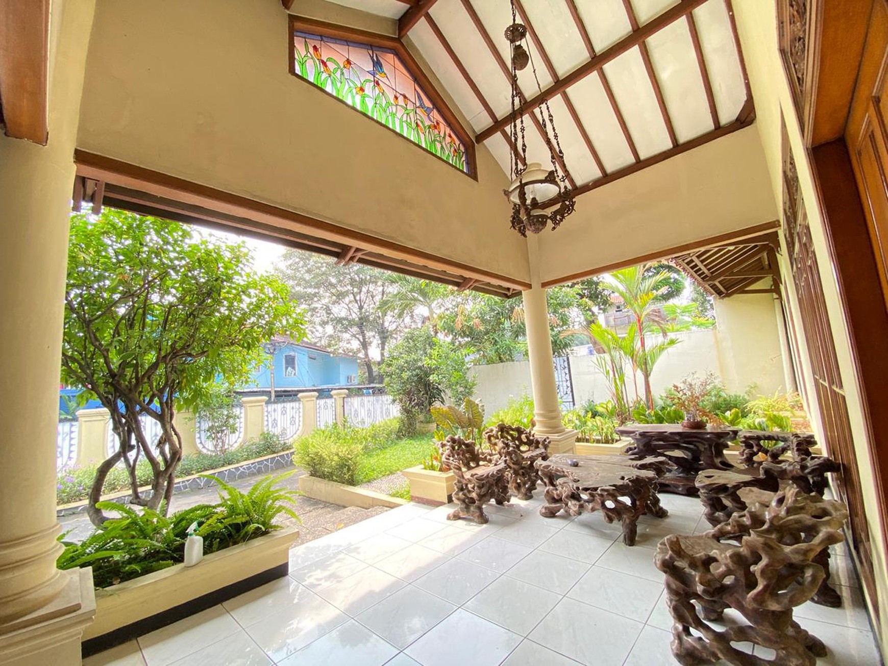 Rumah Asri dengan Tanah Luas di Duren Tiga - Lokasi Premium Jakarta Selatan