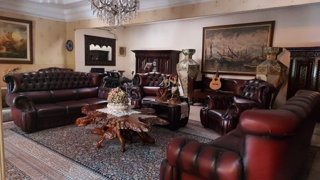 Rumah Mewah di Komplek Ternama Cinere - Hunian Luas & Elegan