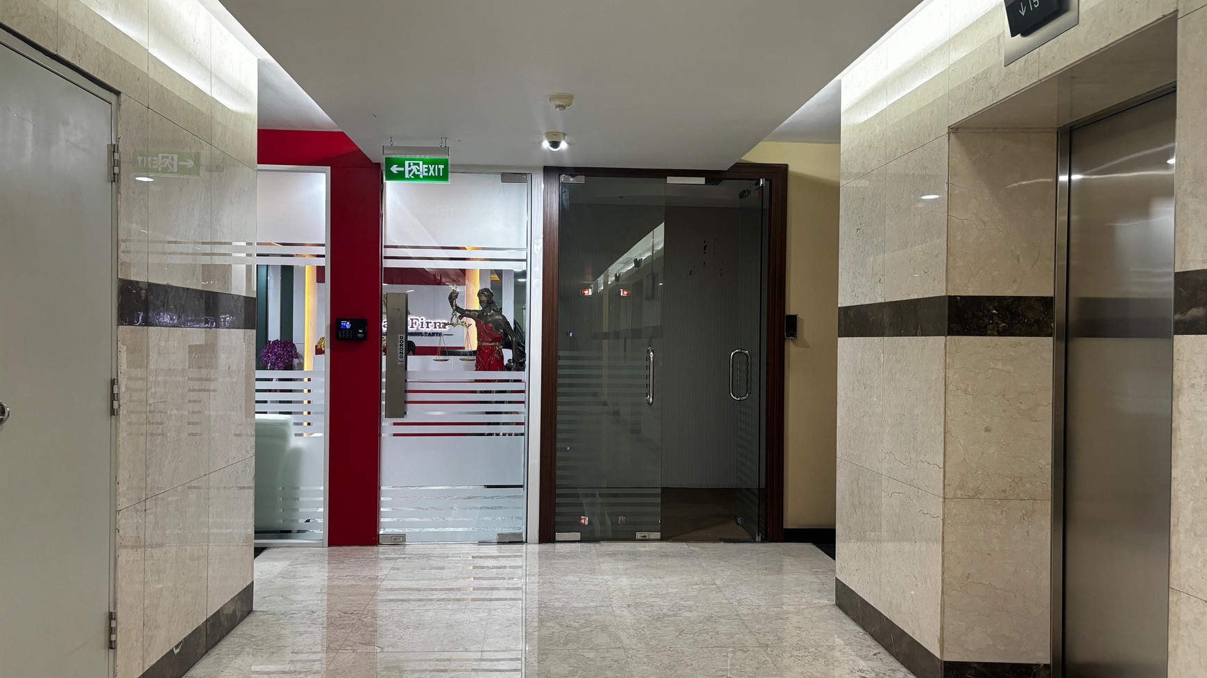 Ruang Kantor Menara Kuningan, Luas 156 m2,  Di Jl. HR Rasuna Said, Kuningan