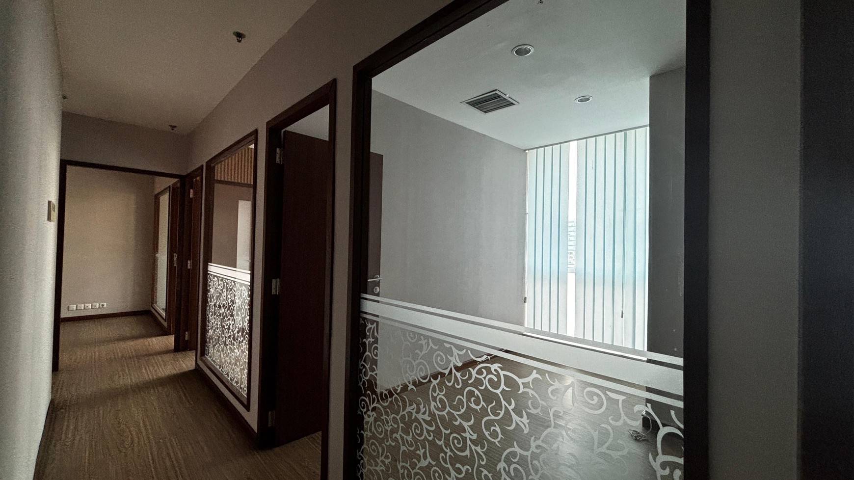 Ruang Kantor Menara Kuningan, Luas 156 m2,  Di Jl. HR Rasuna Said, Kuningan