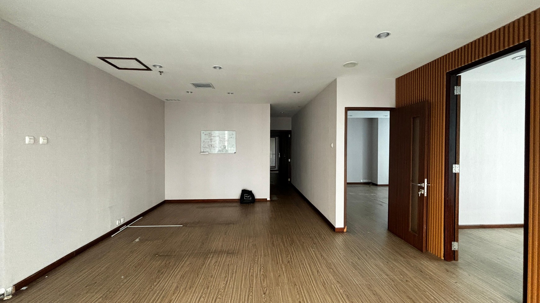 Ruang Kantor Menara Kuningan, Luas 156 m2,  Di Jl. HR Rasuna Said, Kuningan