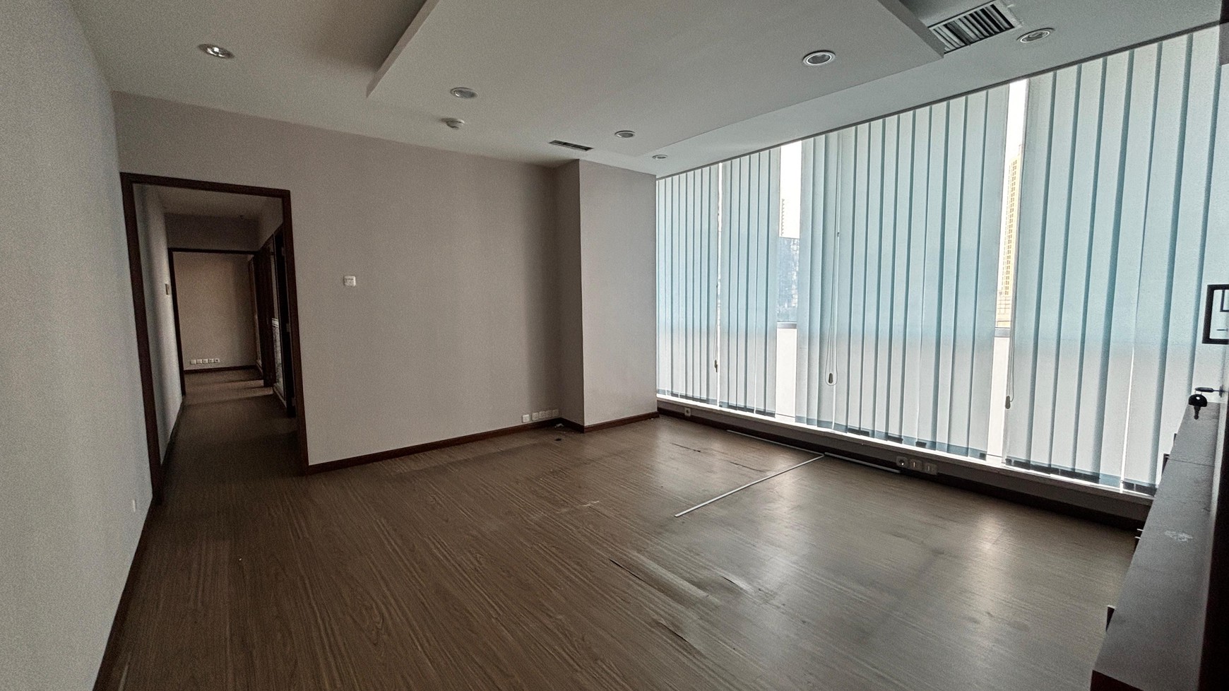 Ruang Kantor Menara Kuningan, Luas 156 m2,  Di Jl. HR Rasuna Said, Kuningan