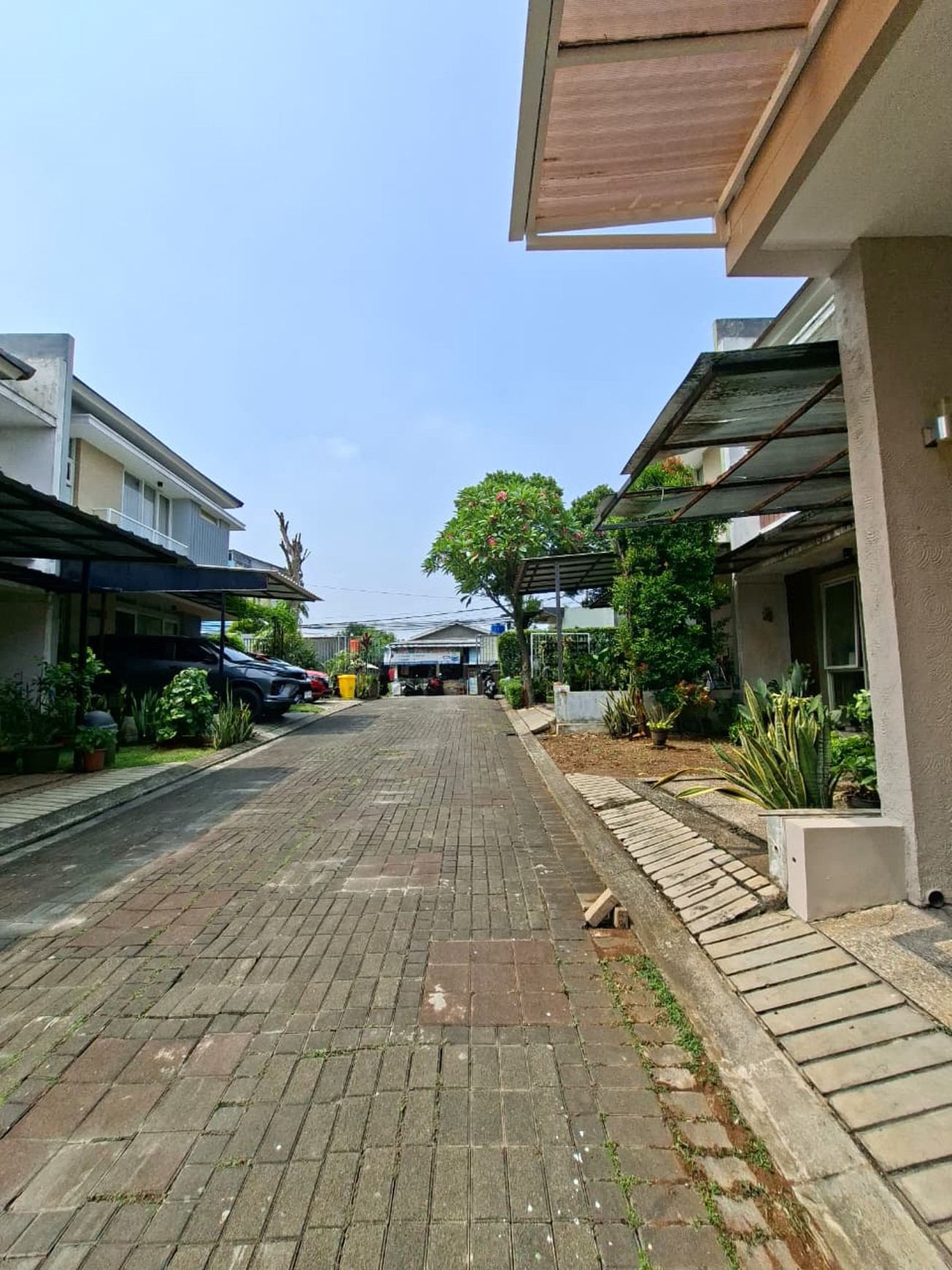 Rumah Siap Huni dengan Hunian Nyaman dan Asri di Bintaro Park