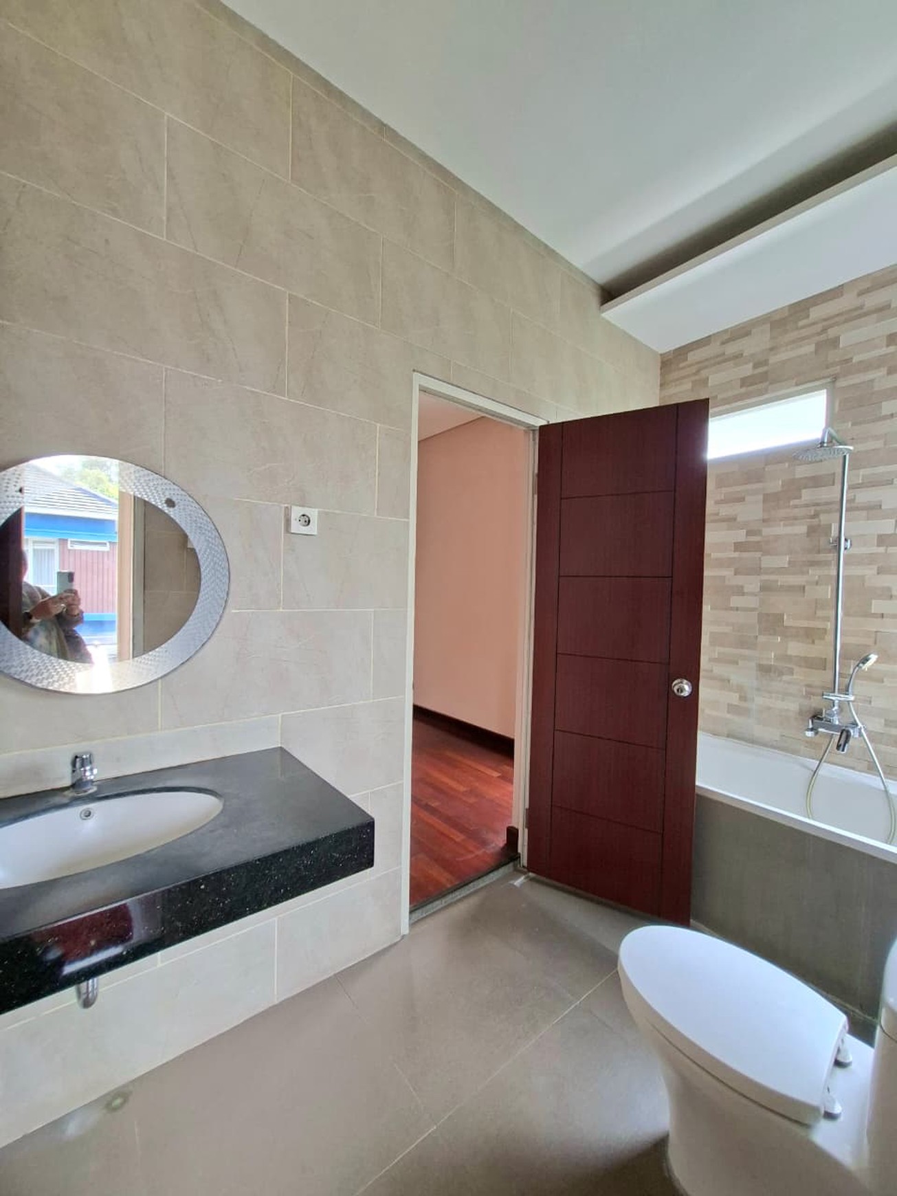 Rumah Siap Huni dengan Hunian Nyaman dan Asri di Bintaro Park