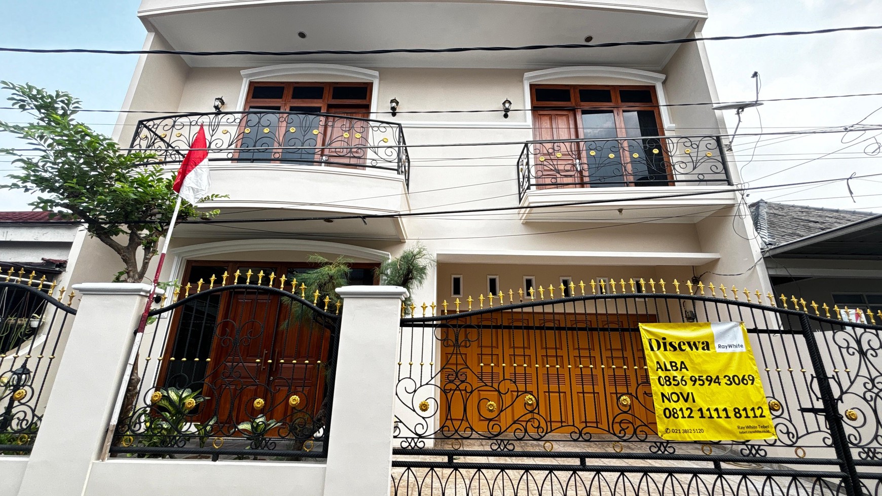 Rumah 2 Lantai, Cantik Siap Huni Di Tebet Barat, Hanya 5 Menit Ke Jl. MT Haryono