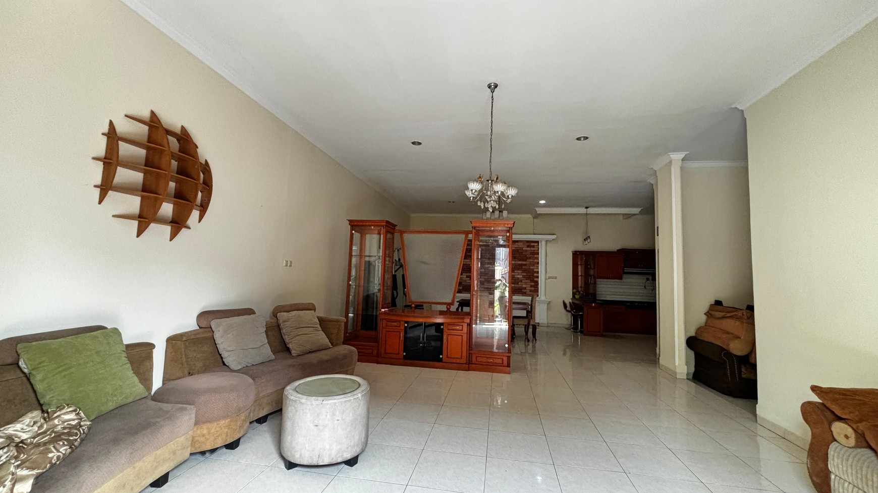 Rumah 2 Lantai, Cantik Siap Huni Di Tebet Barat, Hanya 5 Menit Ke Jl. MT Haryono