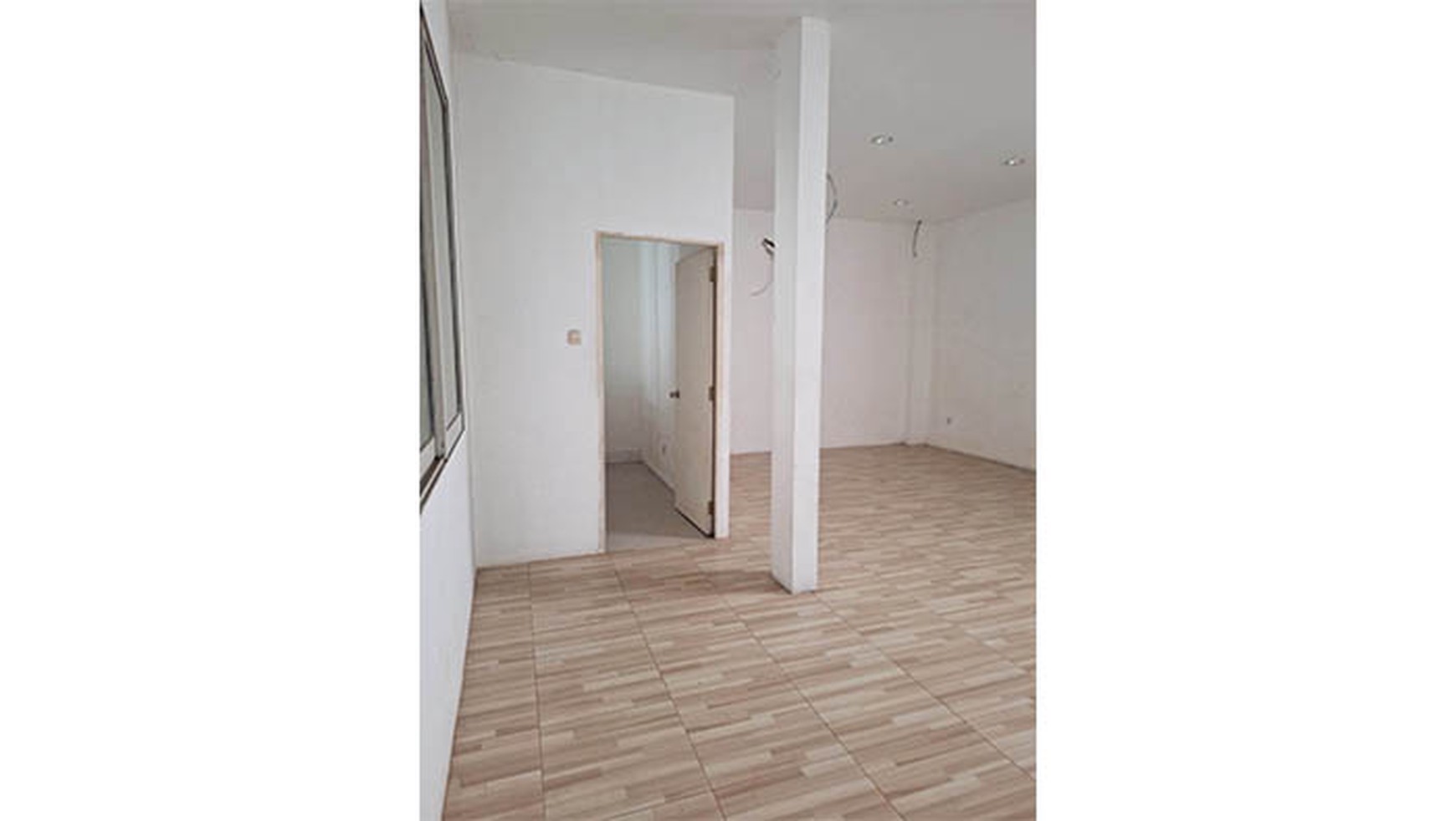 Rumah 2 lantai Jl Gladiol, Taman Modern, Cakung
