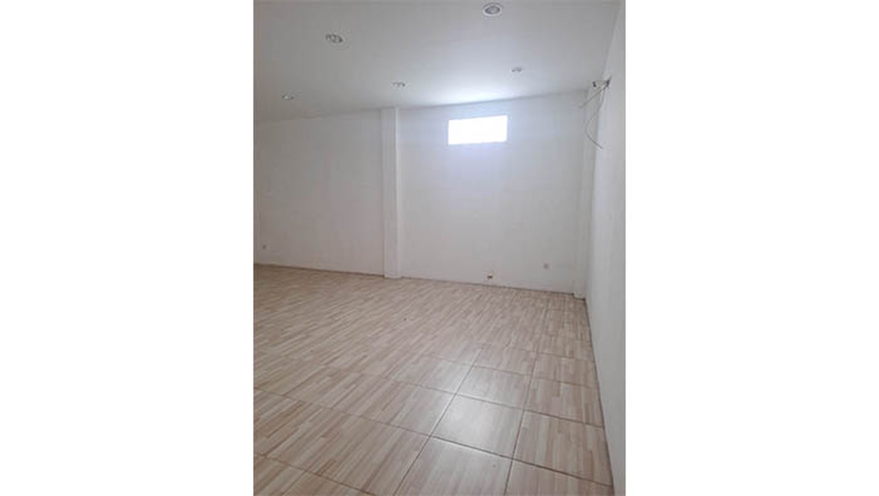 Rumah 2 lantai Jl Gladiol, Taman Modern, Cakung