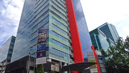 Menara Kuningan, 122 m2, siap huni, cocok untuk kantor Pengacara, kantor konsultan, 5 jalan kaki menit ke stasiun LRT dan Bus Trans Jakarta