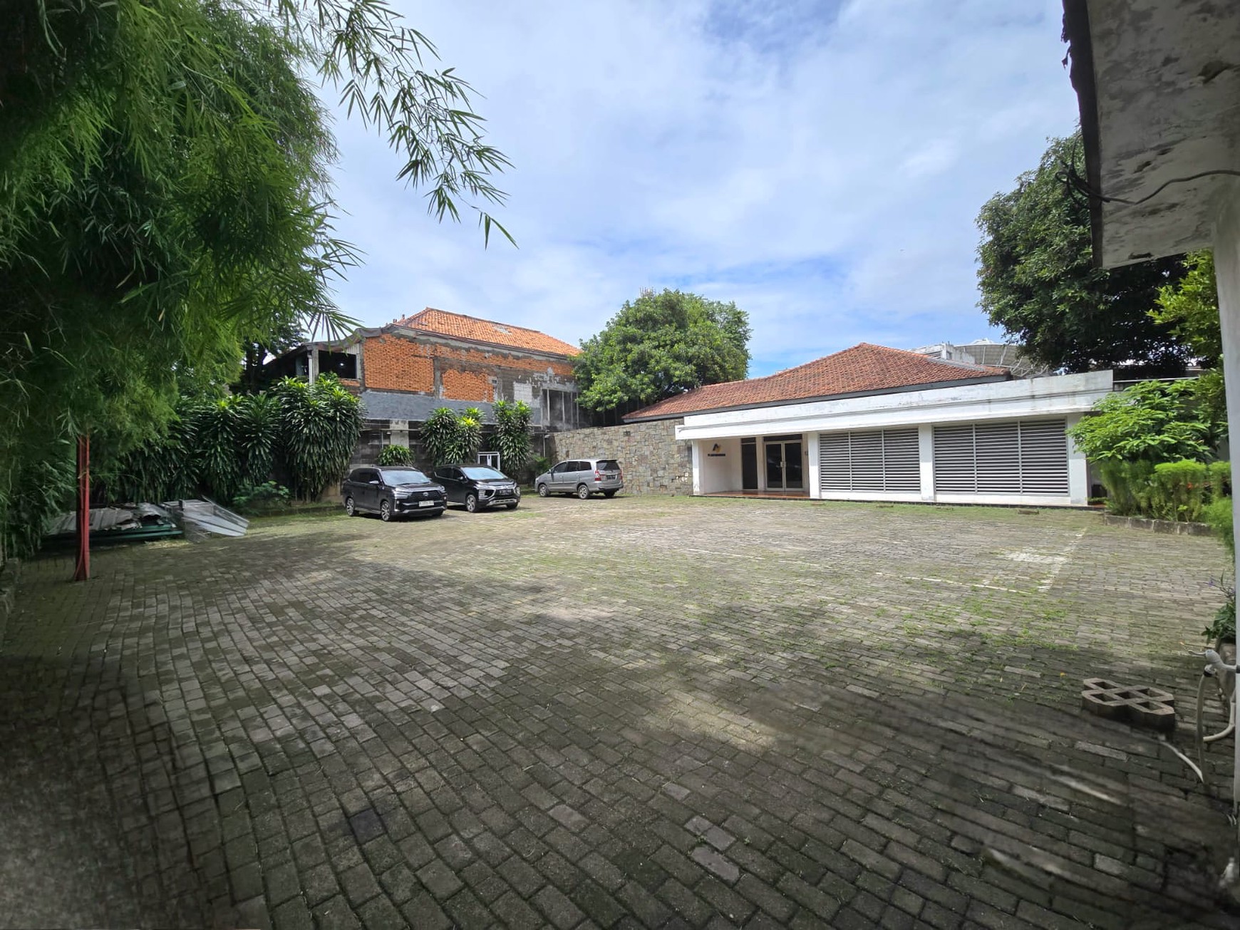 Rumah Hitung Tanah Pinggir Jalan Strategis di Jl Ciputat Raya, Kebayoran Lama, Jakarta Selatan