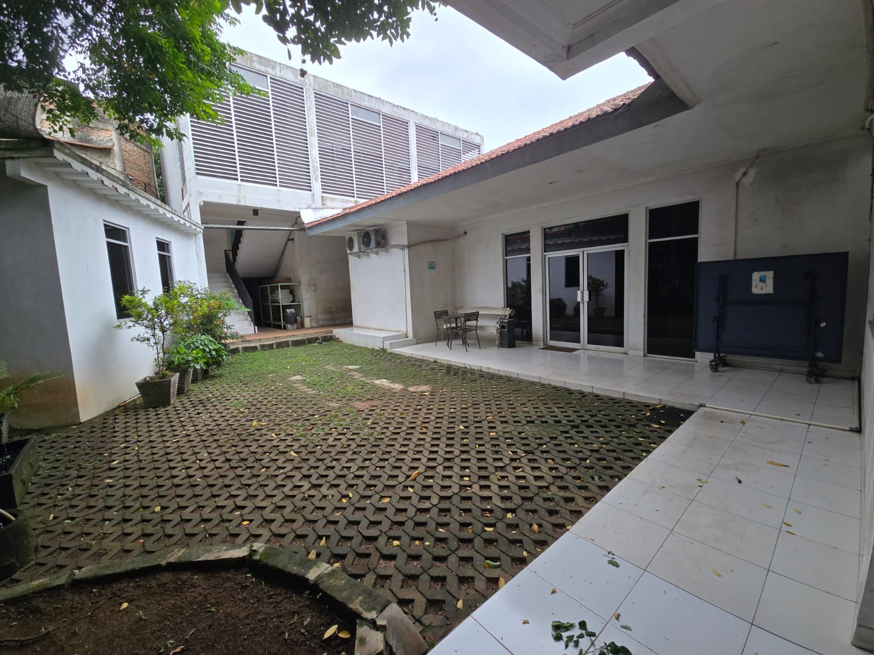 Rumah Hitung Tanah Pinggir Jalan Strategis di Jl Ciputat Raya, Kebayoran Lama, Jakarta Selatan