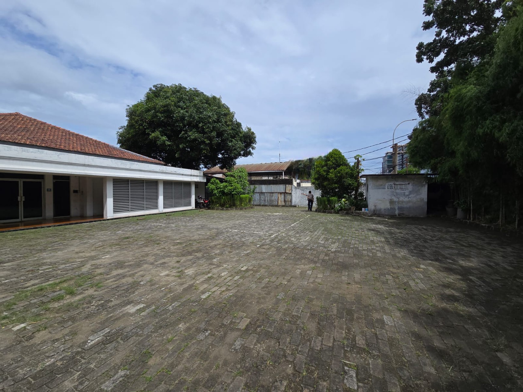 Rumah Hitung Tanah Pinggir Jalan Strategis di Jl Ciputat Raya, Kebayoran Lama, Jakarta Selatan