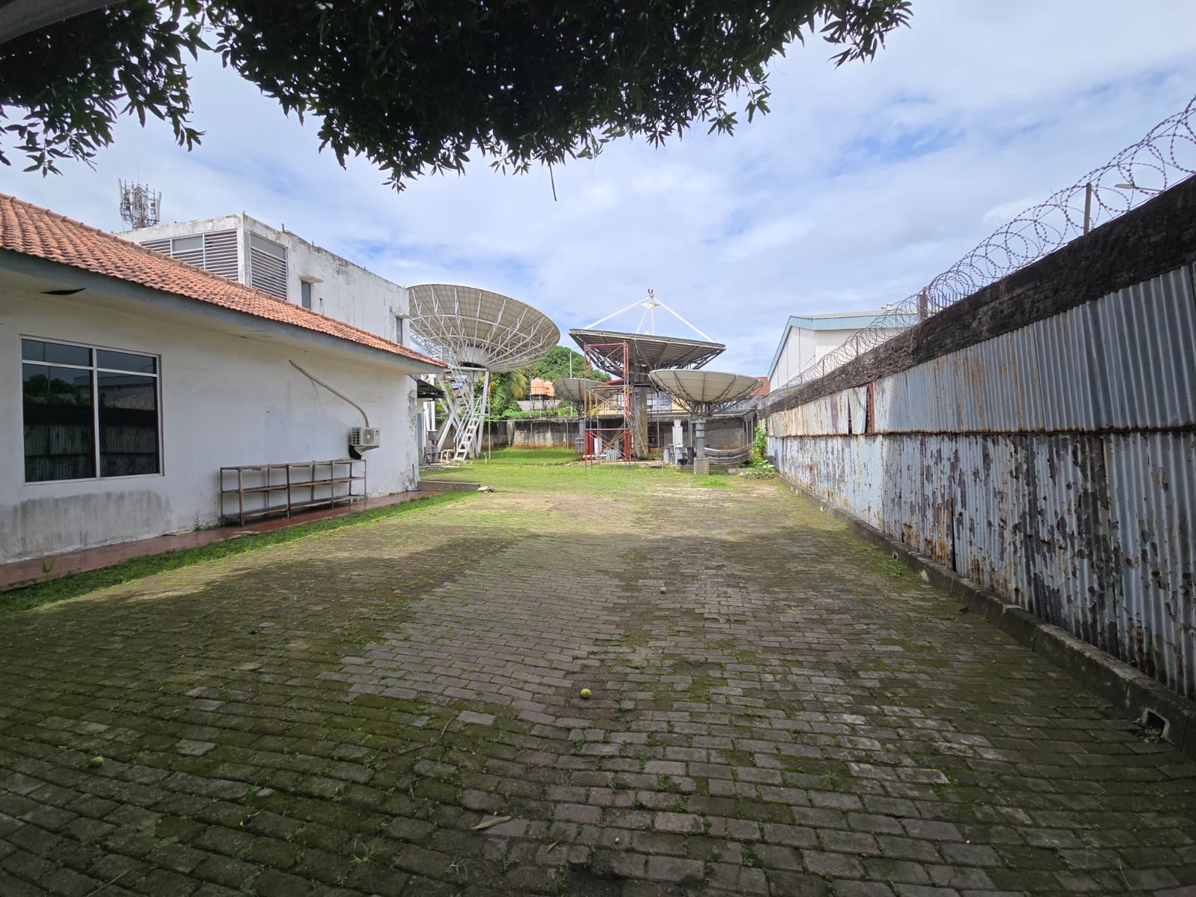 Rumah Hitung Tanah Pinggir Jalan Strategis di Jl Ciputat Raya, Kebayoran Lama, Jakarta Selatan