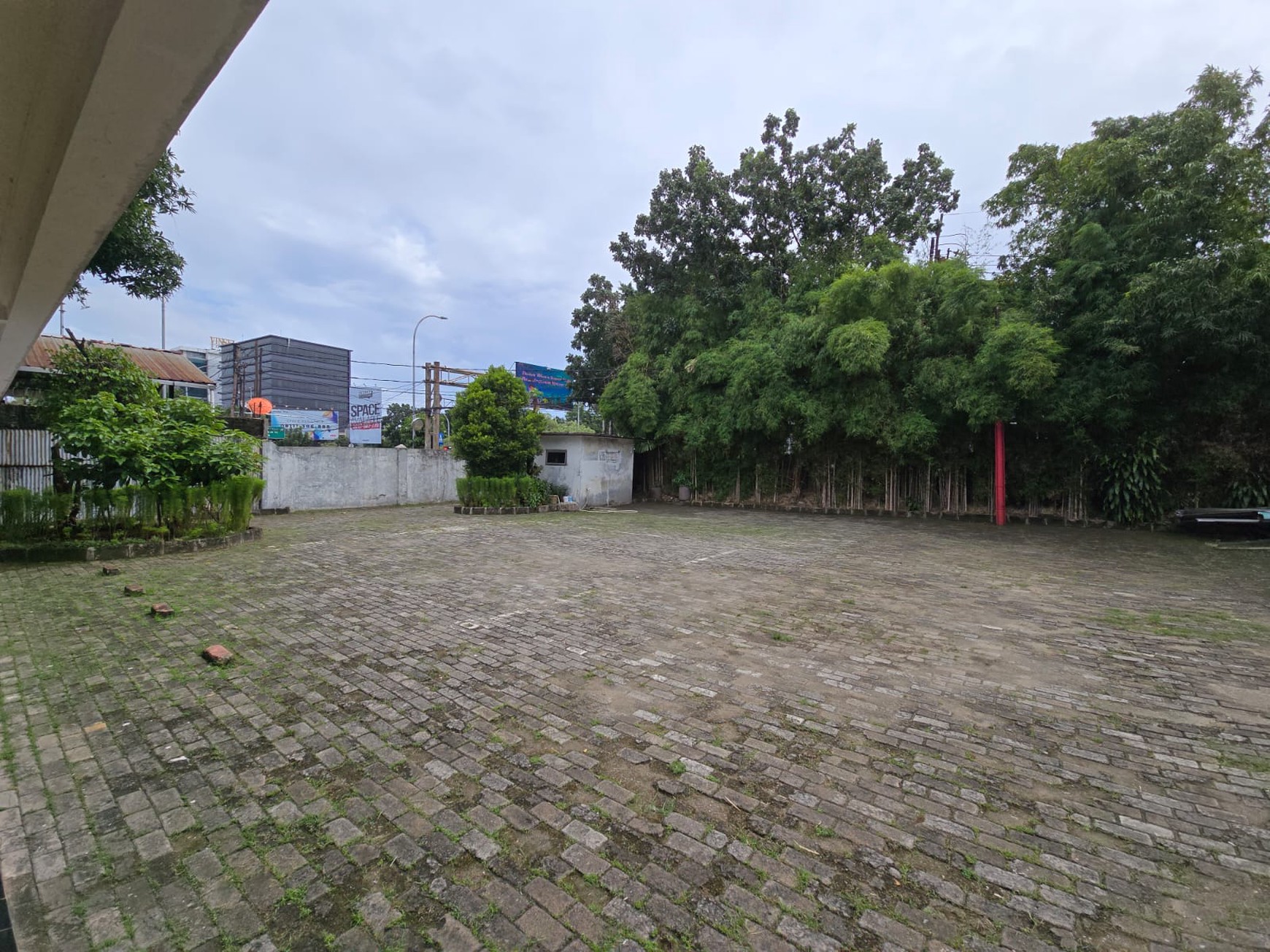 Rumah Hitung Tanah Pinggir Jalan Strategis di Jl Ciputat Raya, Kebayoran Lama, Jakarta Selatan