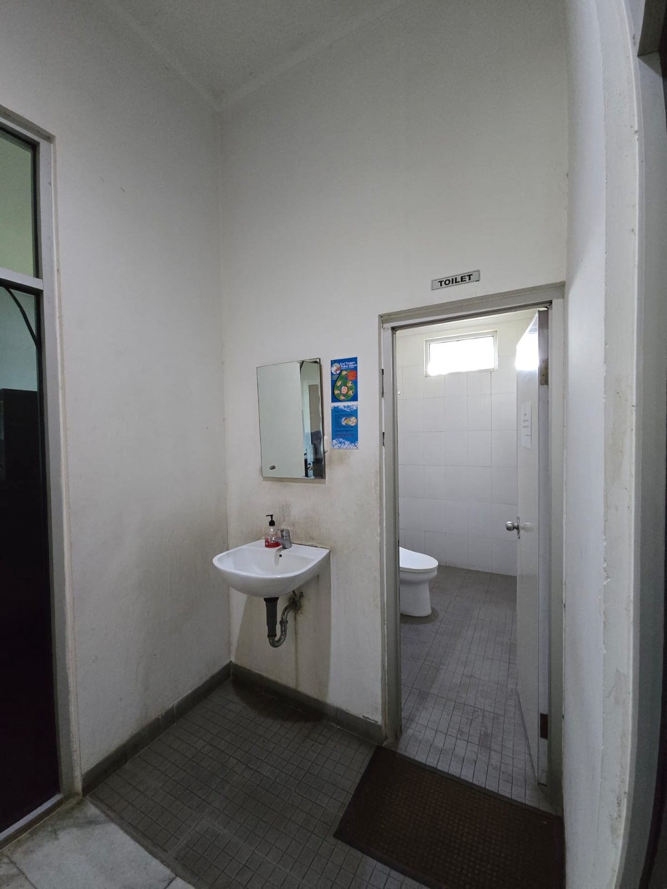 Rumah Hitung Tanah Pinggir Jalan Strategis di Jl Ciputat Raya, Kebayoran Lama, Jakarta Selatan