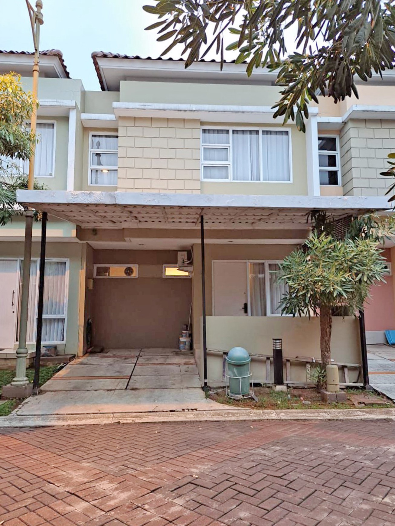 Rumah Hunian Nyaman di Virginia Village Gading Serpong, SHM