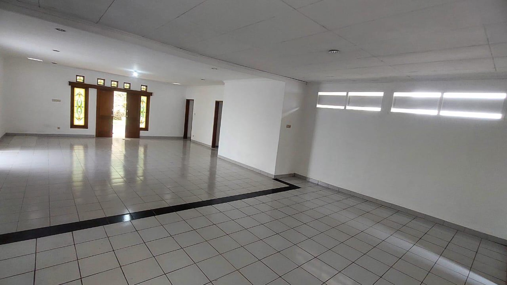 Dijual rumah satu lantai dalam komplek di lebak bulus dekat stasiun MRT. 