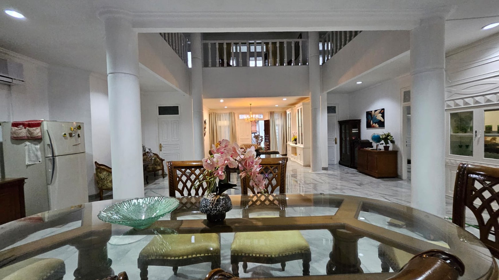 DIJUAL RUMAH MEWAH 2LT, DENGAN 9 KIOS, DKT DGN PINTU TOL CILANDAK KKO DI AREA JAGAKARSA
