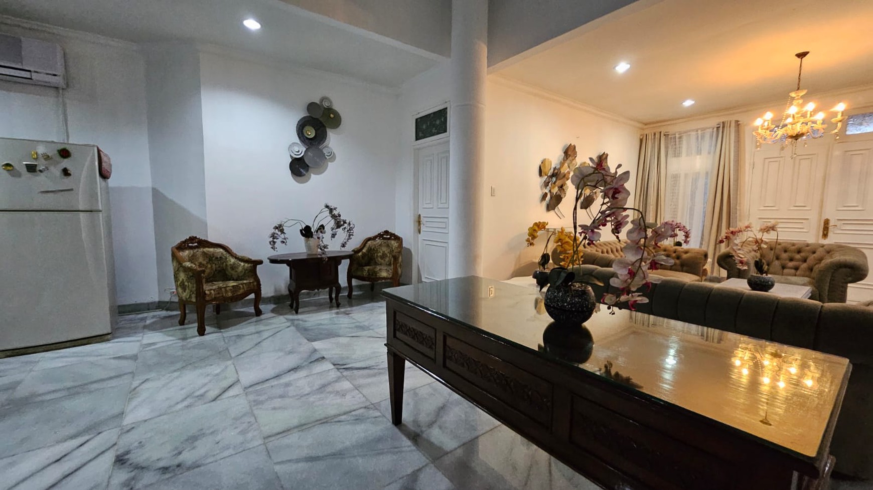 DIJUAL RUMAH MEWAH 2LT, DENGAN 9 KIOS, DKT DGN PINTU TOL CILANDAK KKO DI AREA JAGAKARSA
