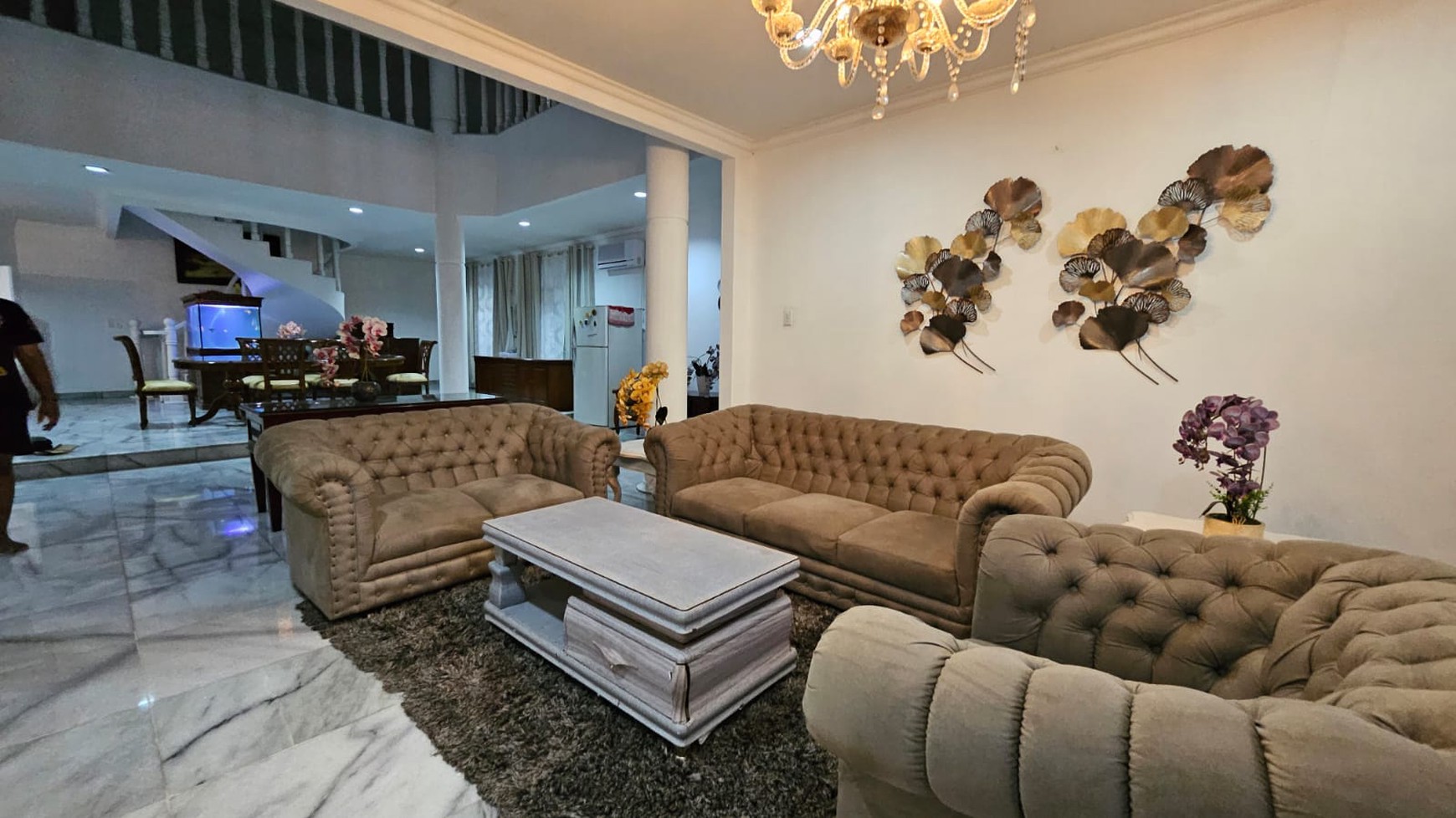 DIJUAL RUMAH MEWAH 2LT, DENGAN 9 KIOS, DKT DGN PINTU TOL CILANDAK KKO DI AREA JAGAKARSA