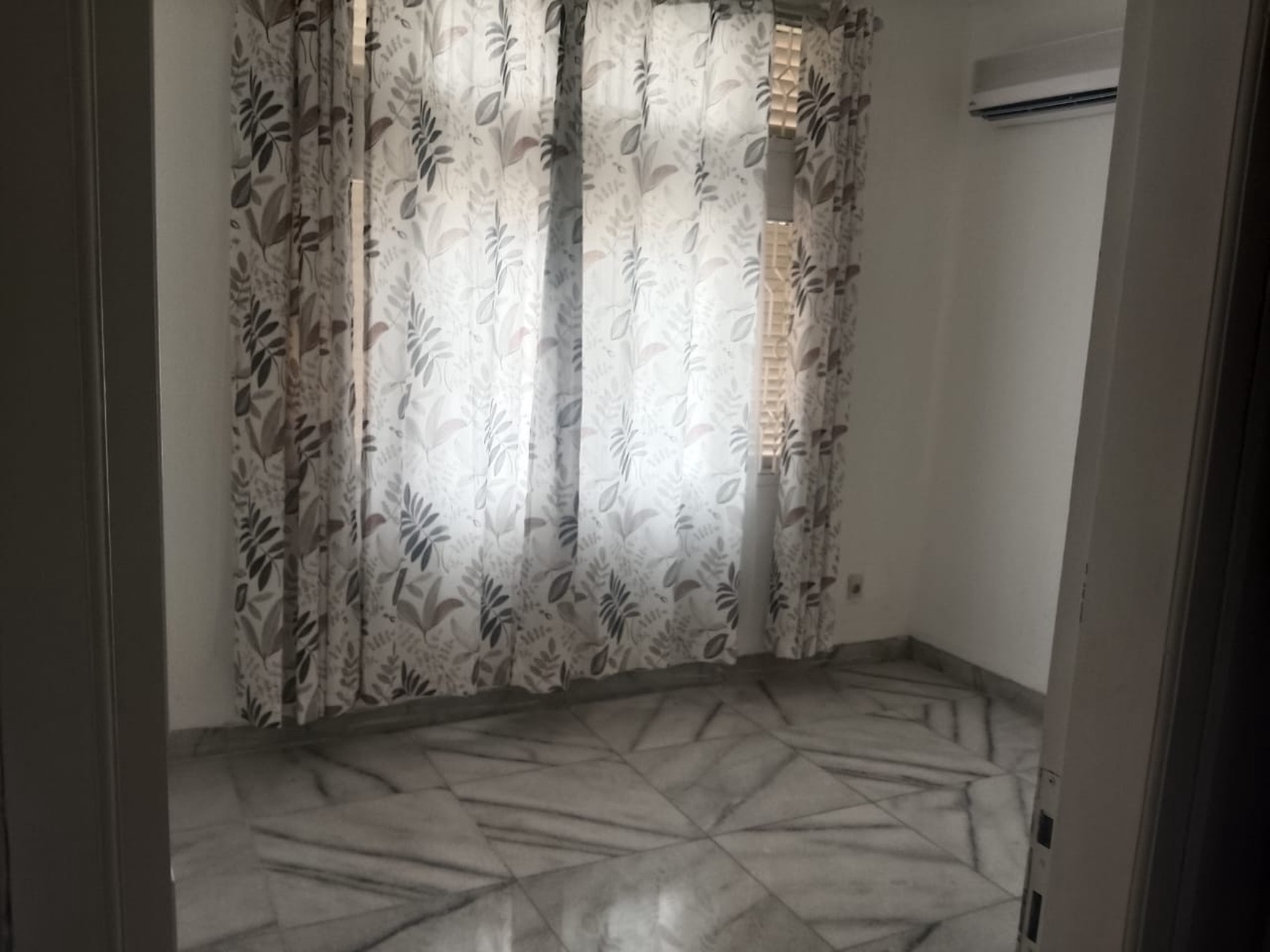 DIJUAL RUMAH MEWAH 2LT, DENGAN 9 KIOS, DKT DGN PINTU TOL CILANDAK KKO DI AREA JAGAKARSA