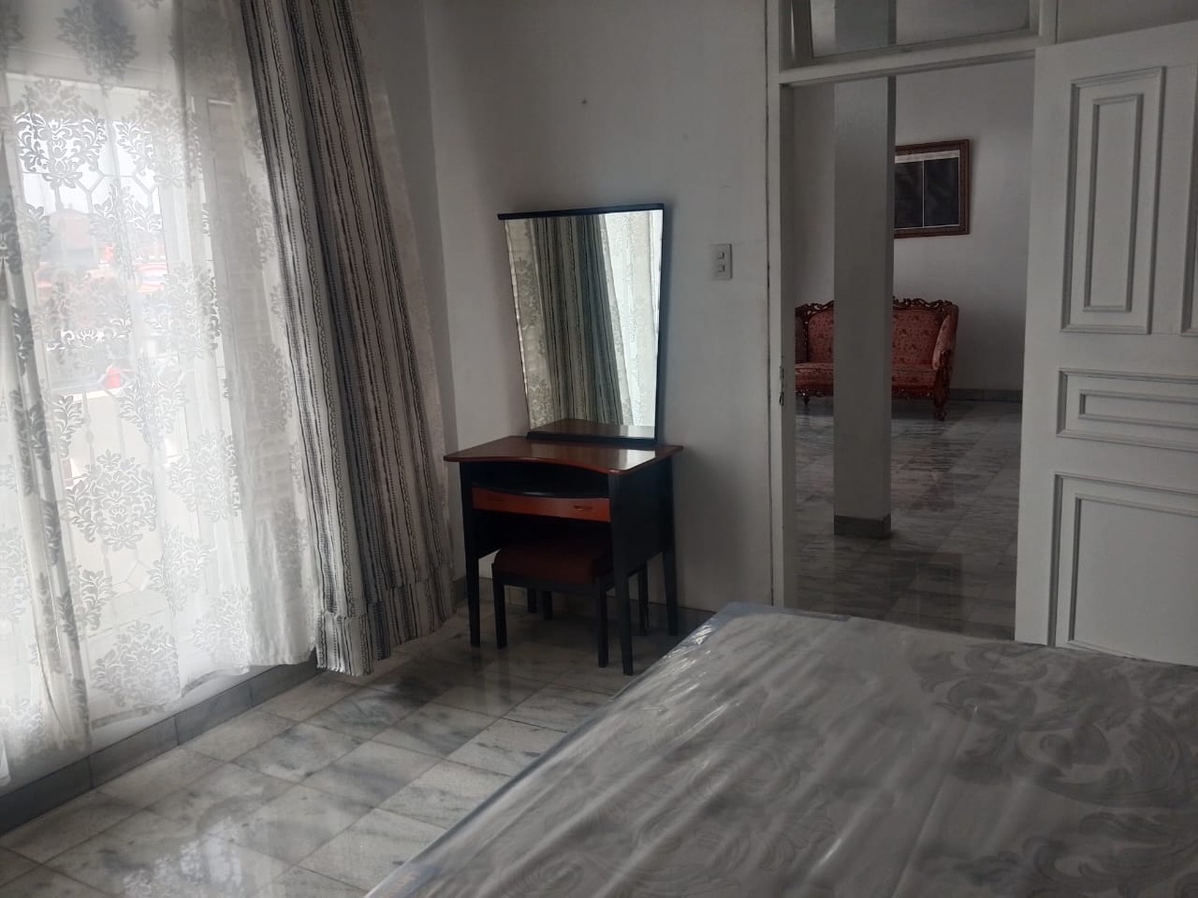 DIJUAL RUMAH MEWAH 2LT, DENGAN 9 KIOS, DKT DGN PINTU TOL CILANDAK KKO DI AREA JAGAKARSA