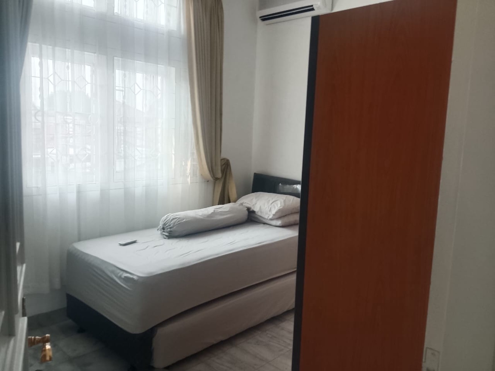 DIJUAL RUMAH MEWAH 2LT, DENGAN 9 KIOS, DKT DGN PINTU TOL CILANDAK KKO DI AREA JAGAKARSA