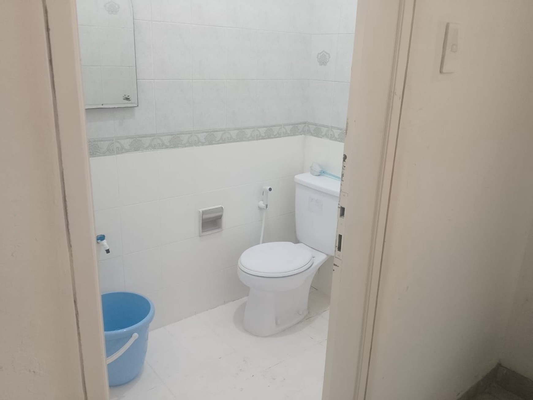 DIJUAL RUMAH MEWAH 2LT, DENGAN 9 KIOS, DKT DGN PINTU TOL CILANDAK KKO DI AREA JAGAKARSA