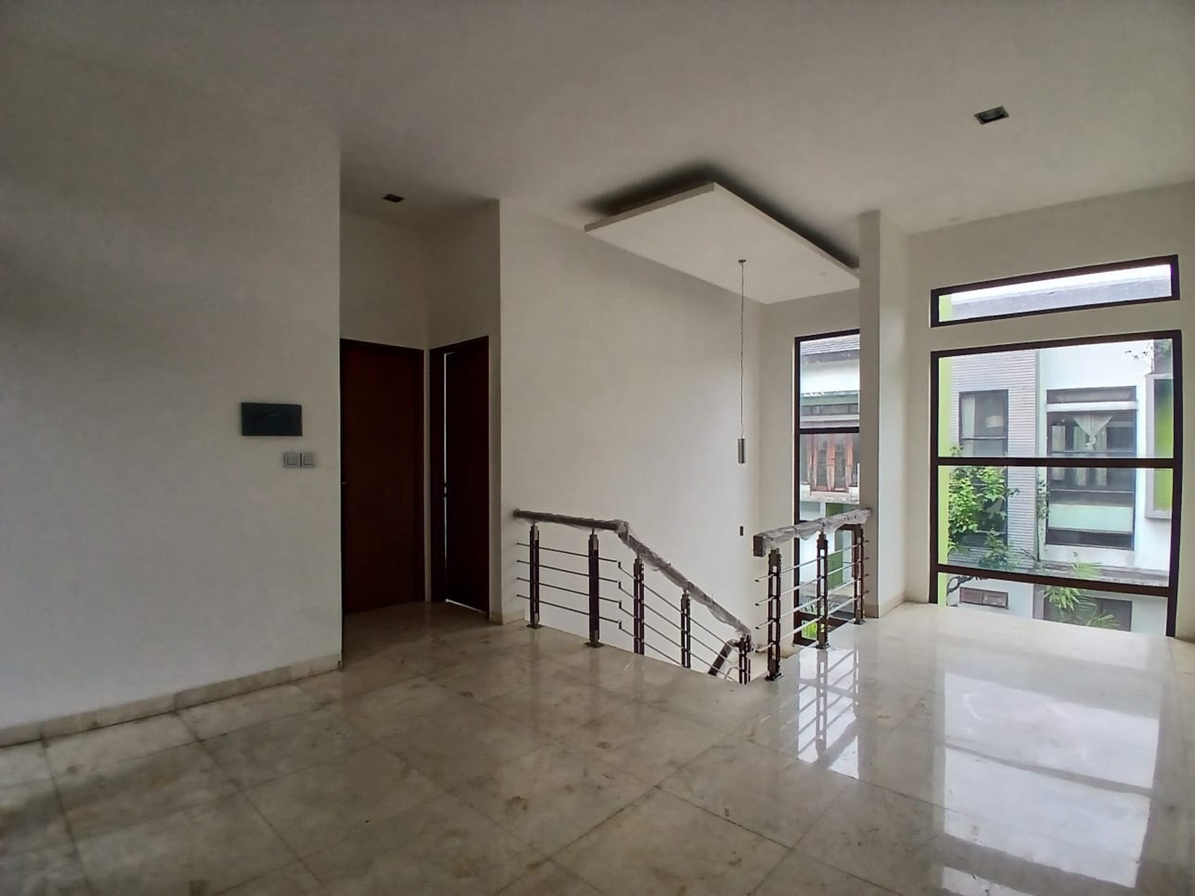 Disewakan rumah  depan lap.golf 2 KT di Green Golf residence cinere pangkalan jati